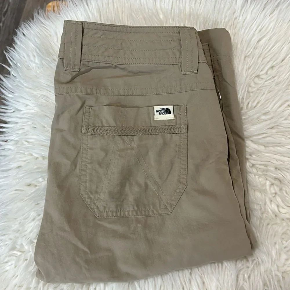 THE NORTH FACE CAPRIS SIZE 6